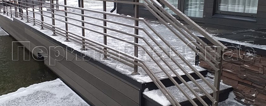 перила с использованием труб из нержавеющей стали