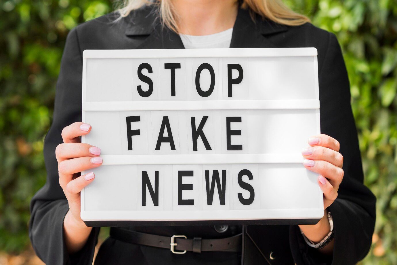 Stop Faking News. Полезный ресурс https://mediabase.kz/ru